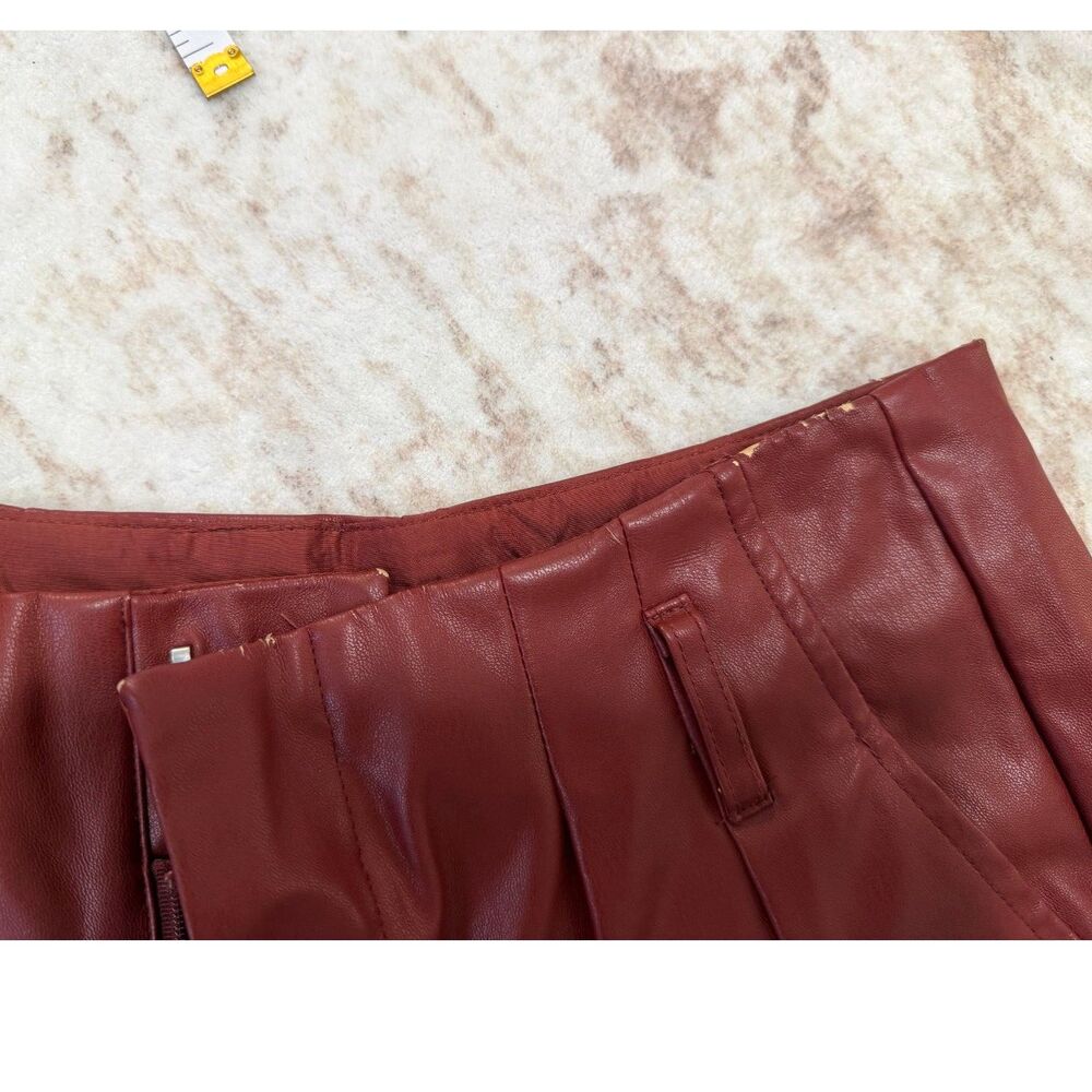 Who What Wear Burgundy Faux Leather High Rise Pleated Tapered Trousers Size 4 - Picture 4 of 8